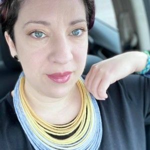 Meet your Posher, Bee